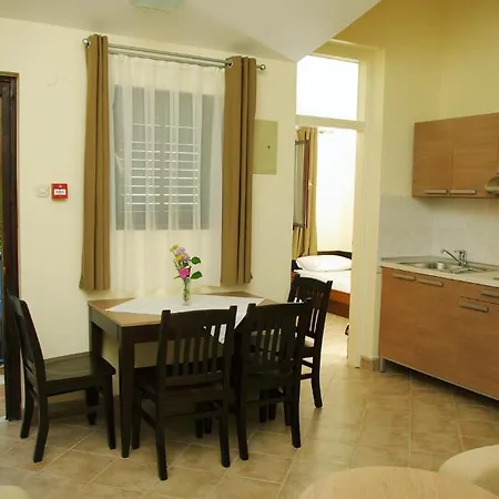 Priscapac & Aparthotel Prižba