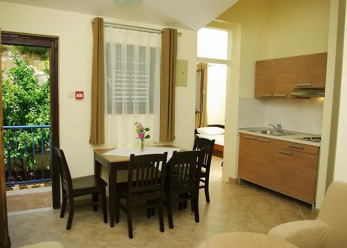 Priscapac & Aparthotel Prizba